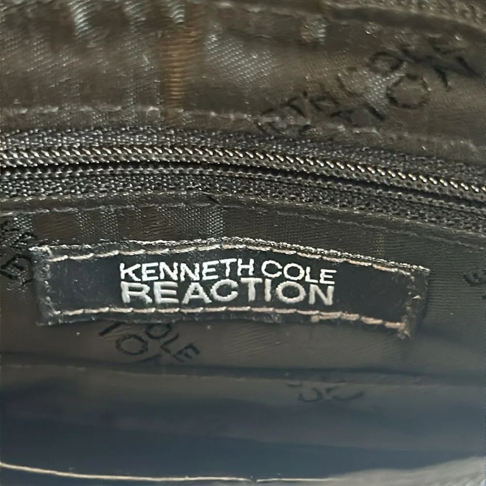 Kenneth Cole Reaction Clutch Wristlet in Black